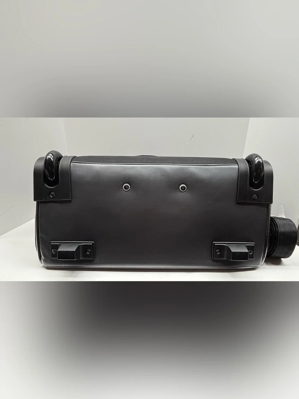 NWT Lug BLACK LOCOMOTION Ultra X RFID Rolling Travel Bag w/ Retractable Handle